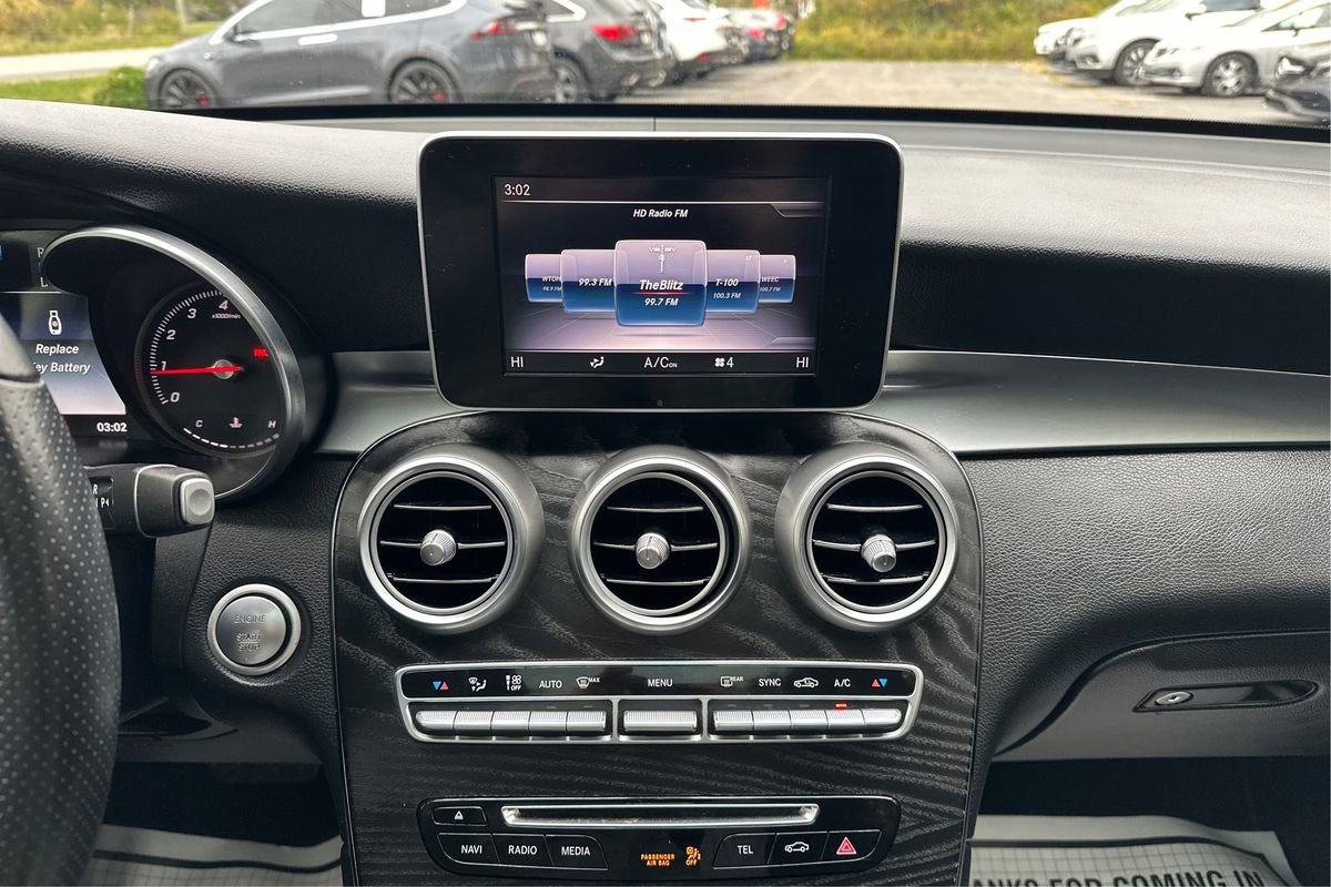 Used 2018 Mercedes-Benz GLC 300 w/ Premium Package image 13