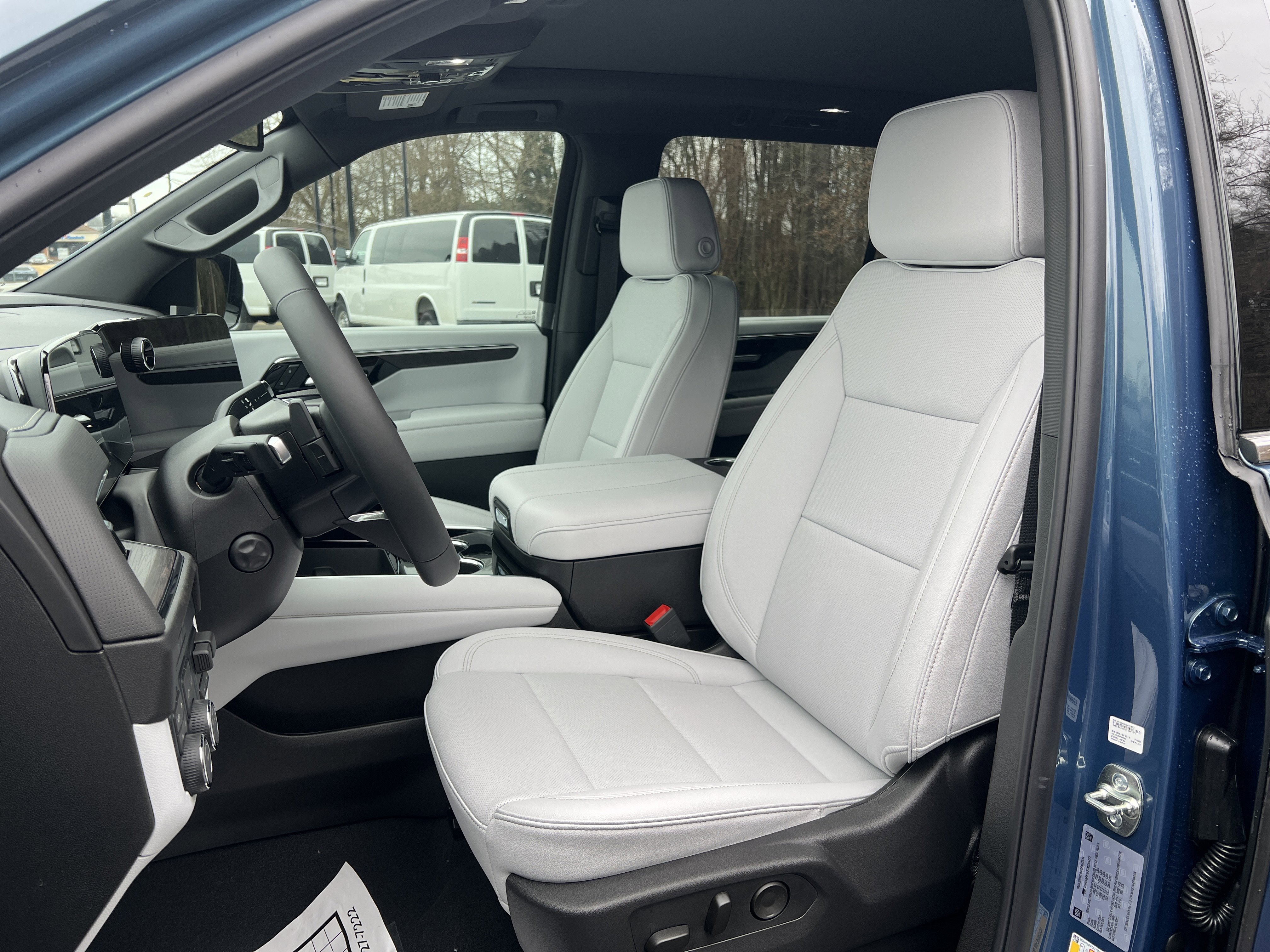 New 2026 Chevrolet Suburban Premier w/ Sun And Tow Package AWD/4WD image 16