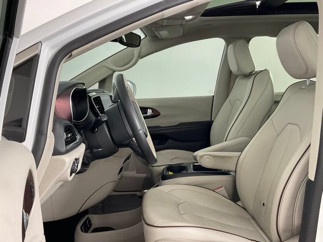 Used 2020 Chrysler Pacifica Limited FWD image 10