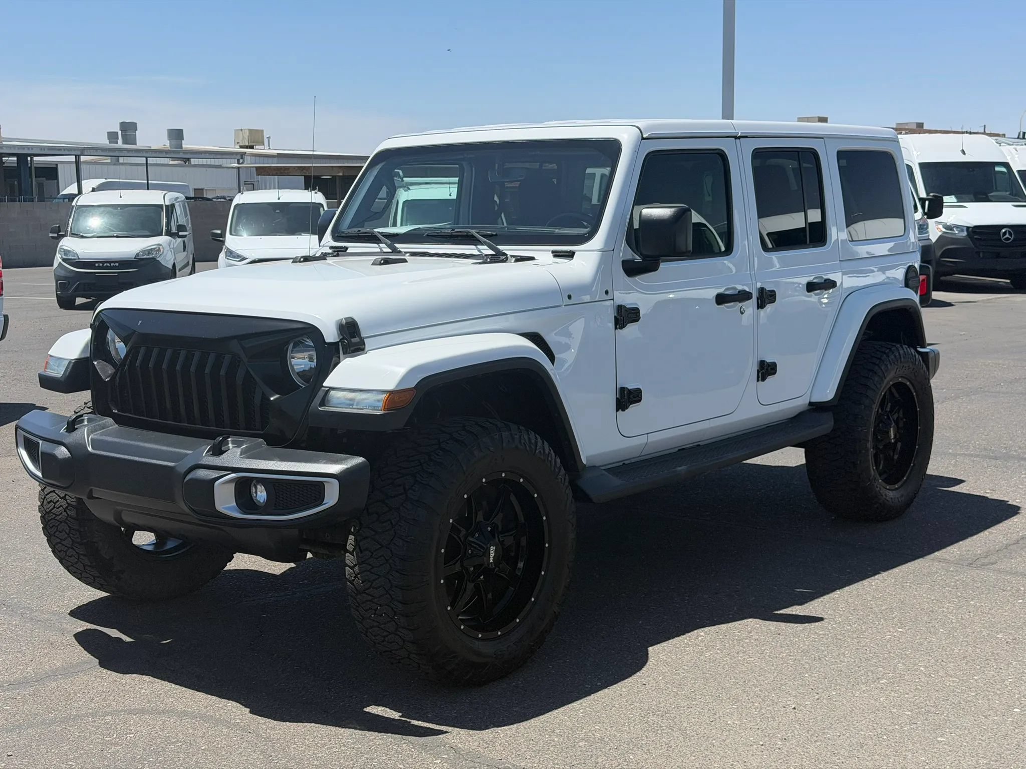 Used 2018 Jeep Wrangler Unlimited Sahara w/ Uconnect 4C Nav & Sound Group