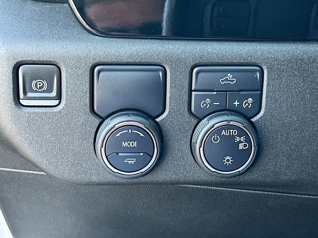 Used 2022 Chevrolet Silverado 1500 LT image 11