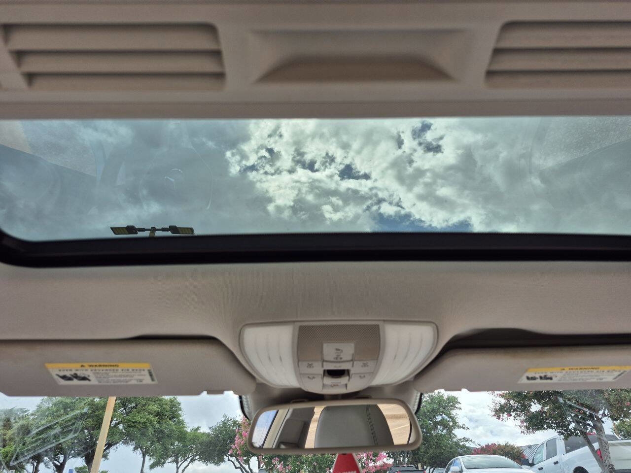 Used 2014 Mercedes-Benz E 350 Sedan image 25