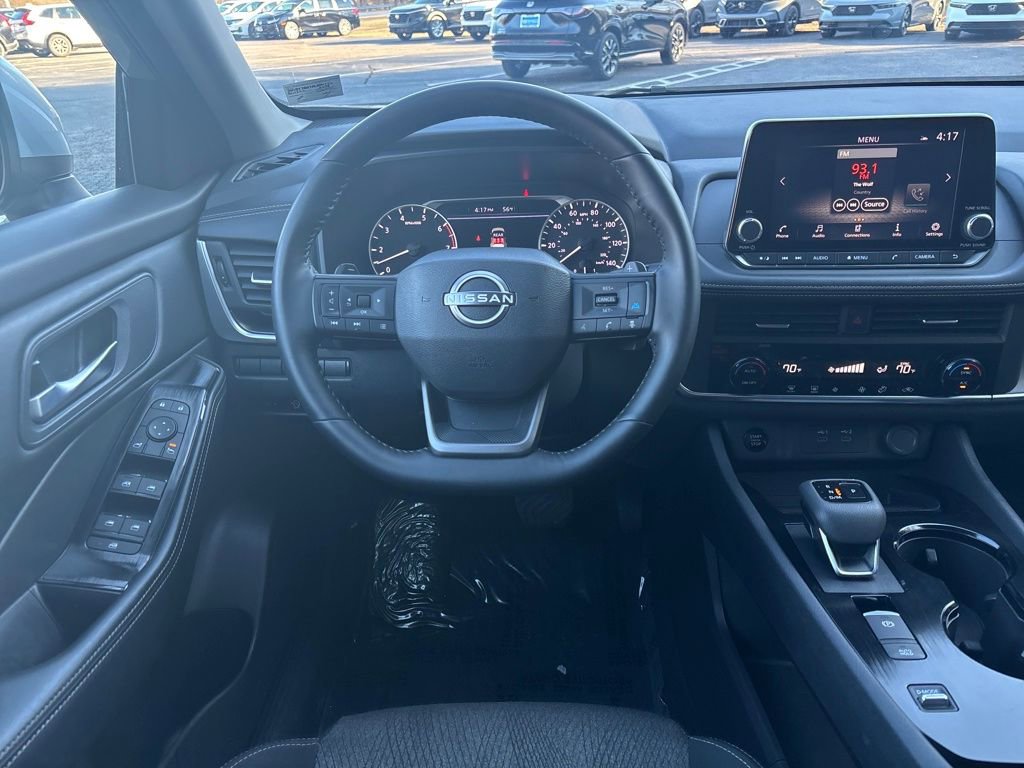 Used 2025 Nissan Rogue SV image 20