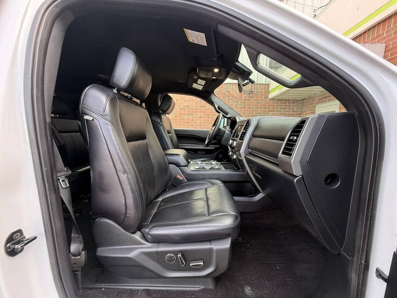 Used 2019 Ford Expedition XLT w/ Equipment Group 202A AWD/4WD image 7