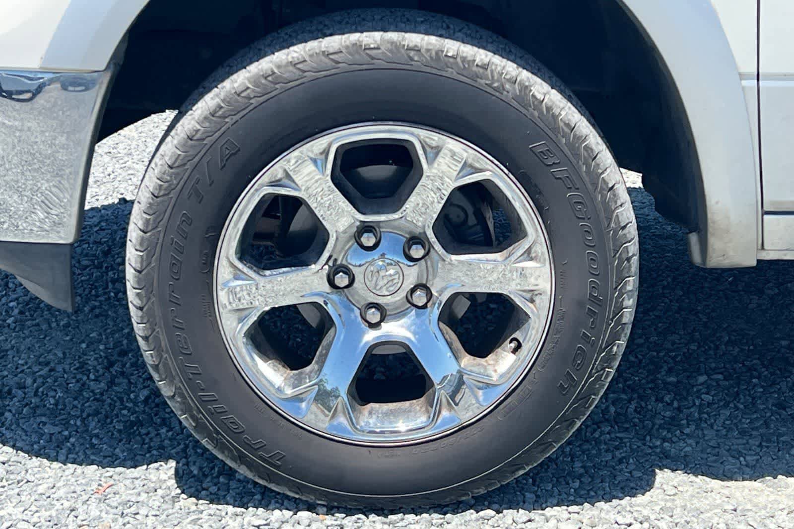 Used 2017 RAM 1500 Laramie w/ Convenience Group AWD/4WD image 12