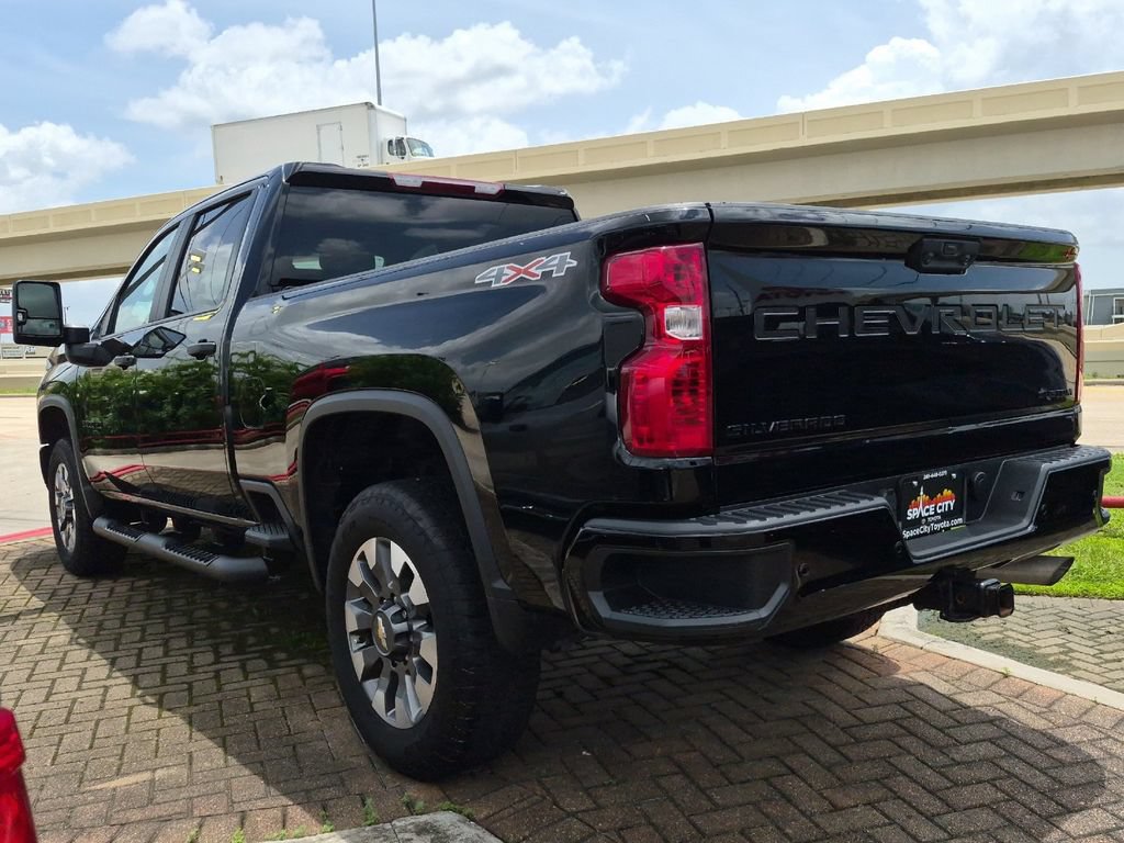 Used 2024 Chevrolet Silverado 2500 Custom w/ Custom Value Package AWD/4WD image 4