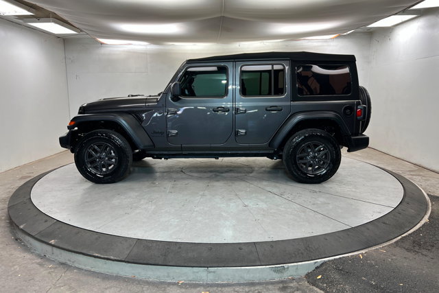 Used 2024 Jeep Wrangler Unlimited Sport AWD/4WD image 2