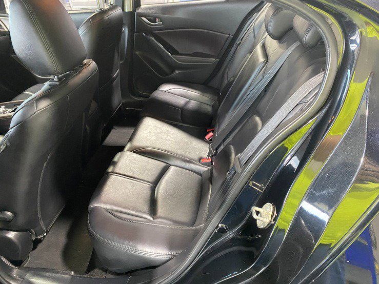 Used 2017 MAZDA MAZDA3 Touring image 14