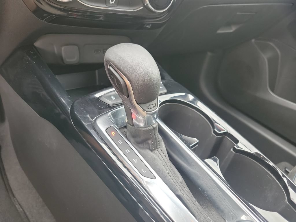 Used 2025 Chevrolet Trax LT FWD image 33