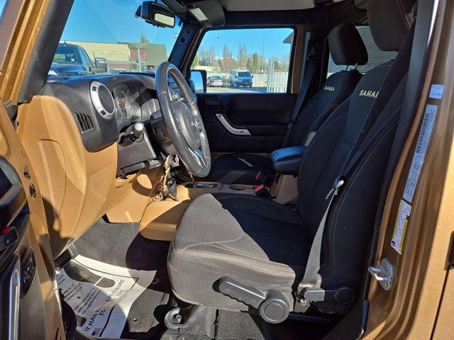 Used 2015 Jeep Wrangler Unlimited Sahara w/ Connectivity Group AWD/4WD image 2