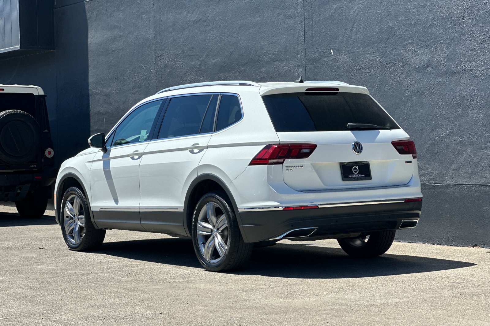 Used 2020 Volkswagen Tiguan SEL AWD/4WD image 6