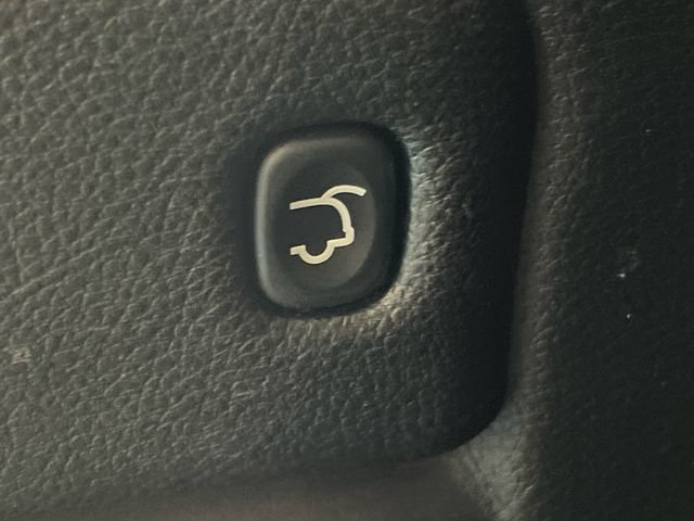 Used 2015 Jeep Grand Cherokee SRT w/ Quick Order Package 26J AWD/4WD image 6