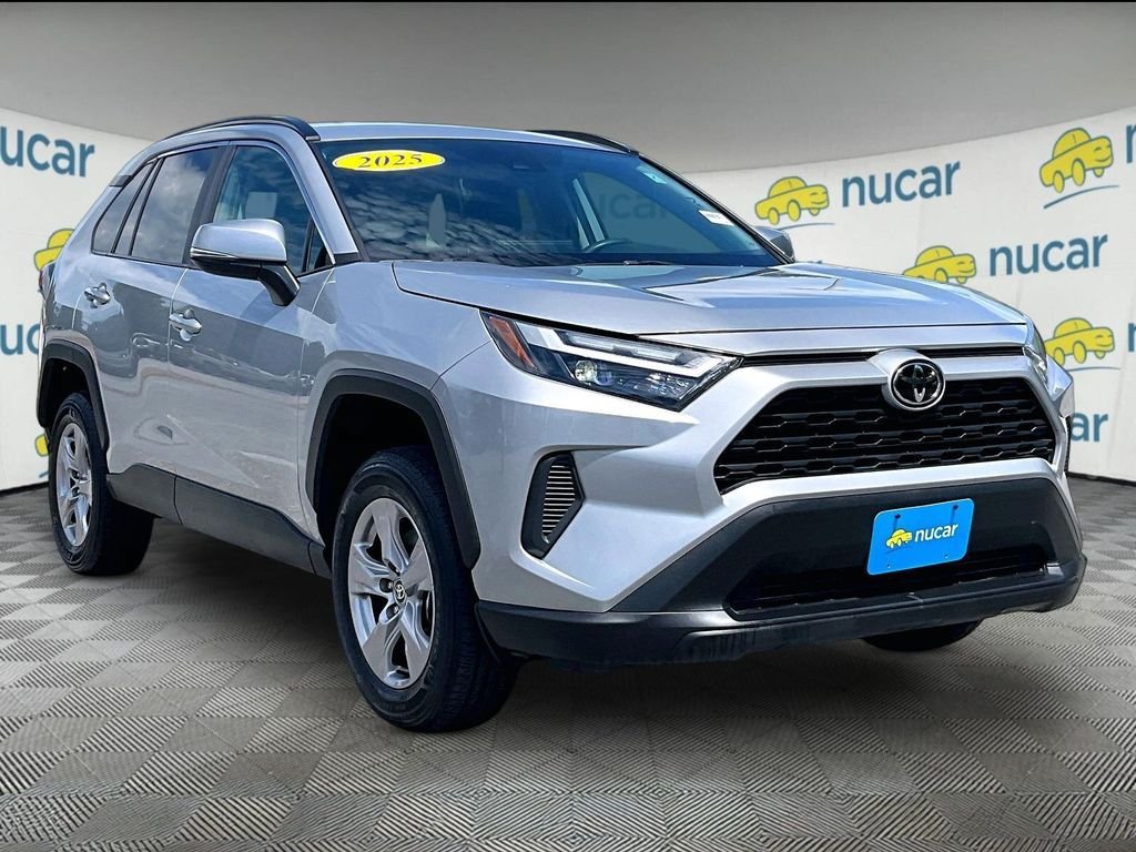Used 2025 Toyota RAV4 XLE AWD/4WD image 1