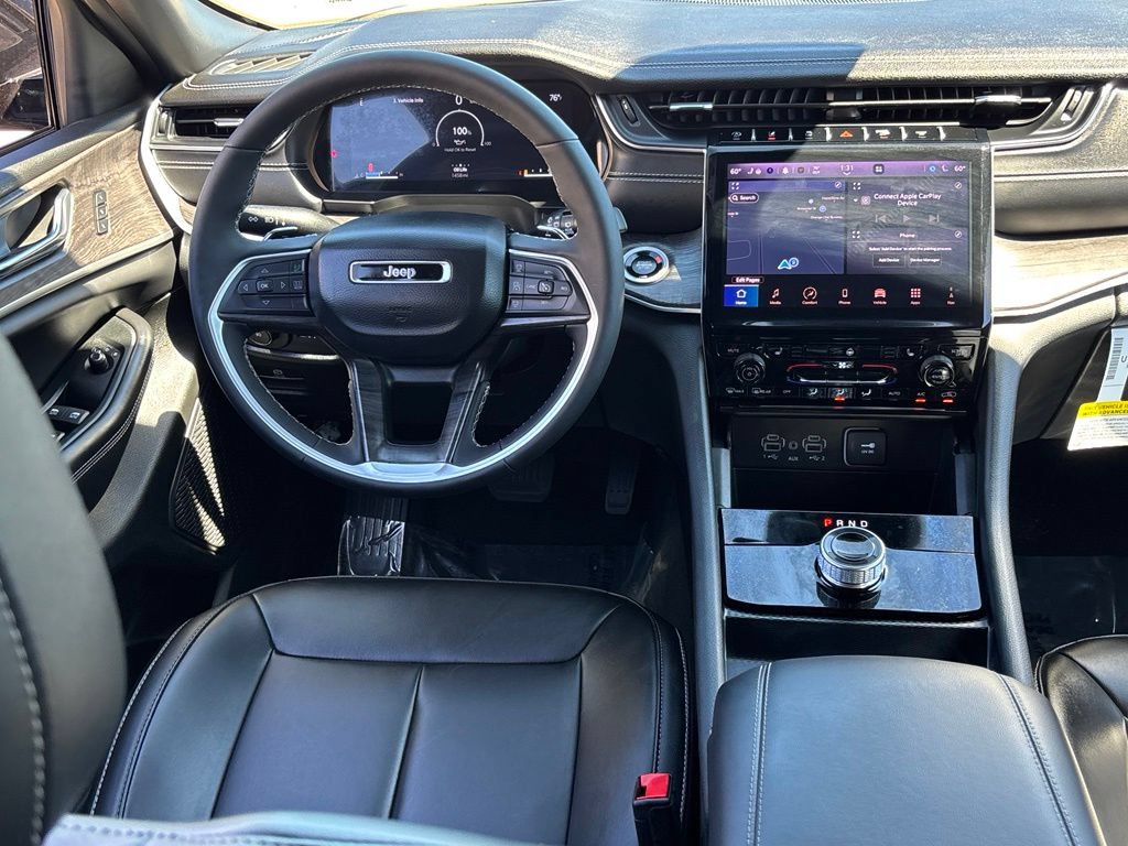 Used 2025 Jeep Grand Cherokee Limited w/ Black Appearance Package RWD image 23