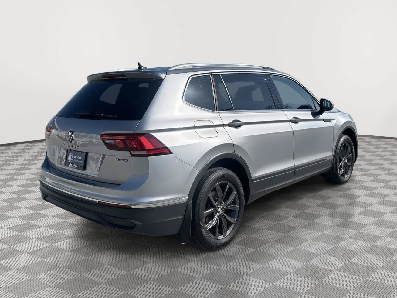 Certified 2024 Volkswagen Tiguan SE AWD/4WD image 12