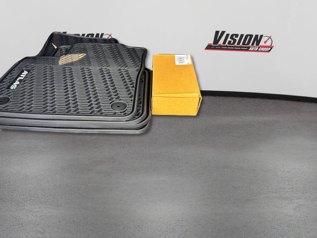 Used 2025 Volkswagen Atlas Cross Sport SE image 11