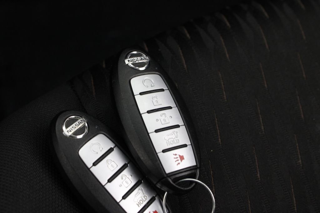 Used 2019 Nissan Rogue SV image 30