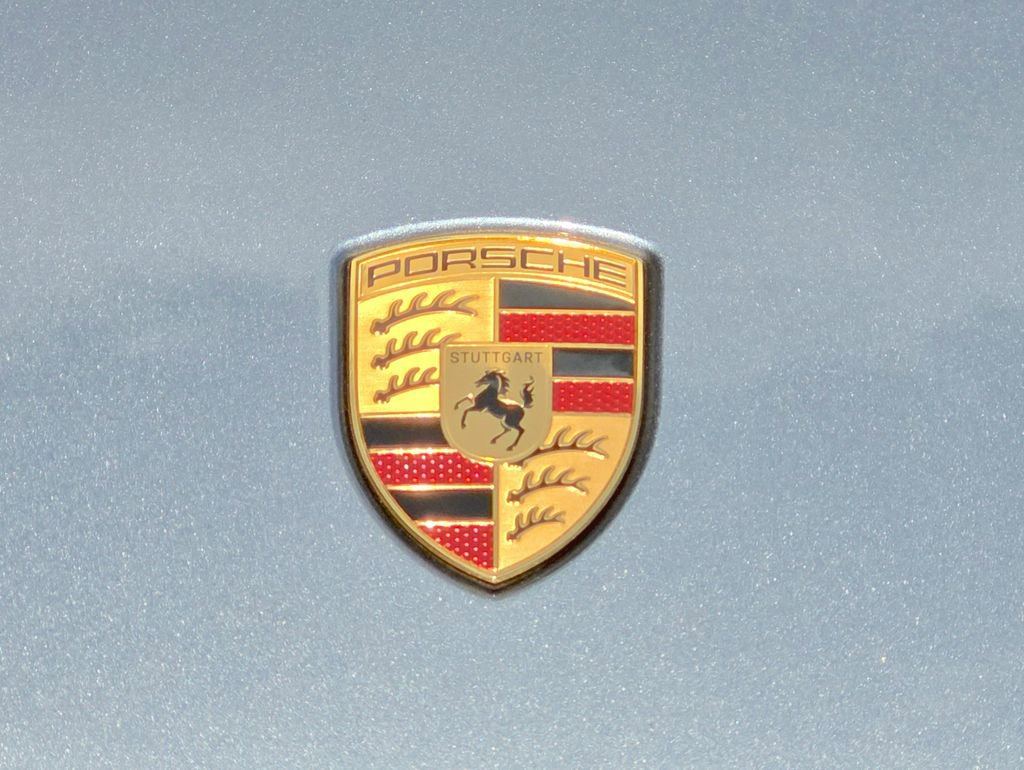 Certified 2025 Porsche Cayenne E-Hybrid Coupe image 27