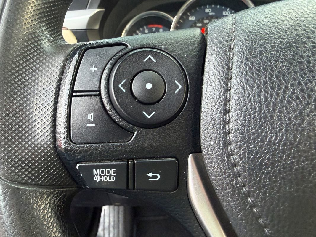 Used 2014 Toyota Corolla LE FWD image 32