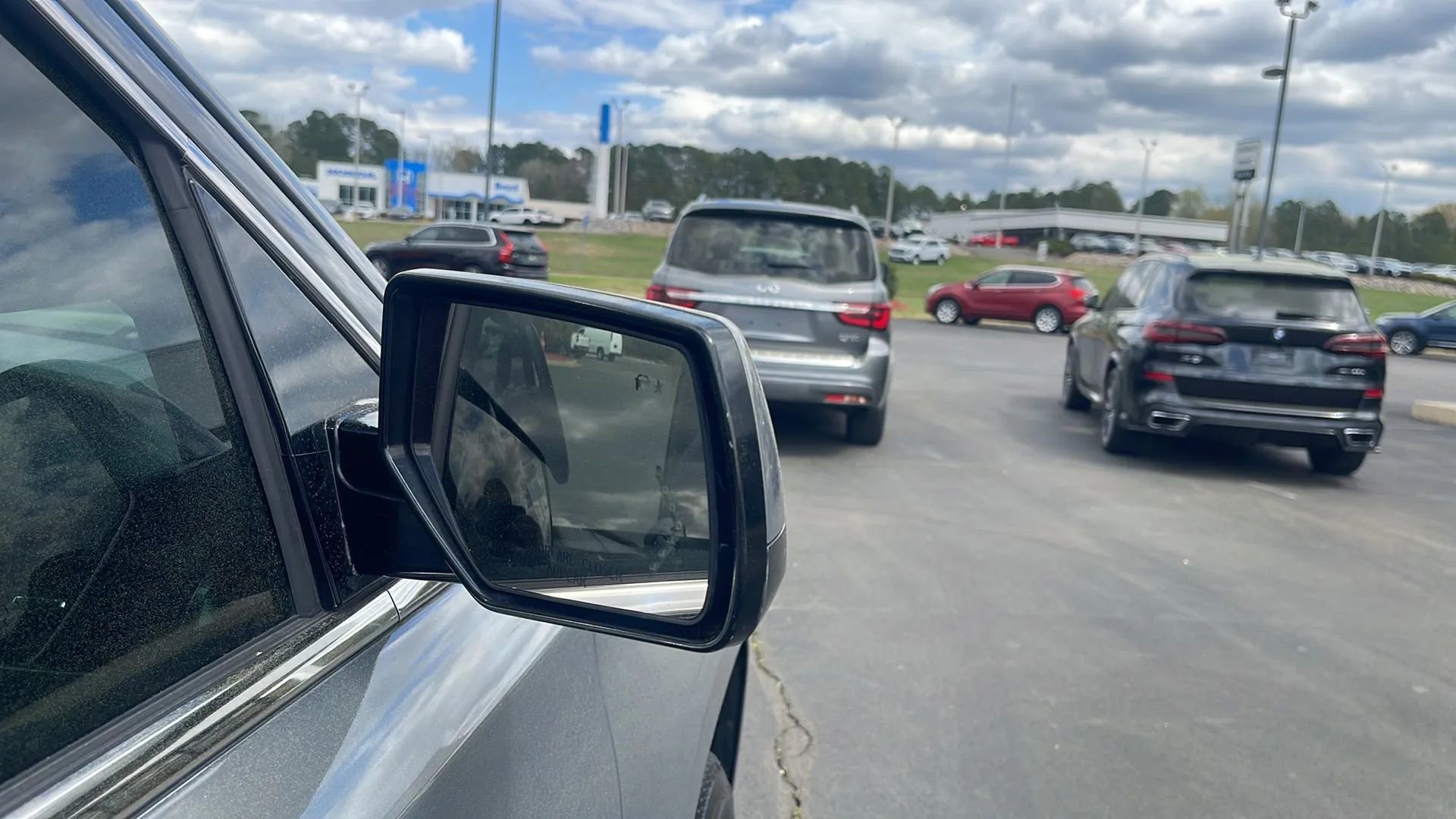 Used 2017 Chevrolet Suburban LT w/ LT Signature Package image 35