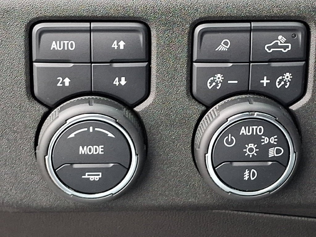 Used 2023 Chevrolet Silverado 1500 High Country w/ High Country Premium Package AWD/4WD image 24