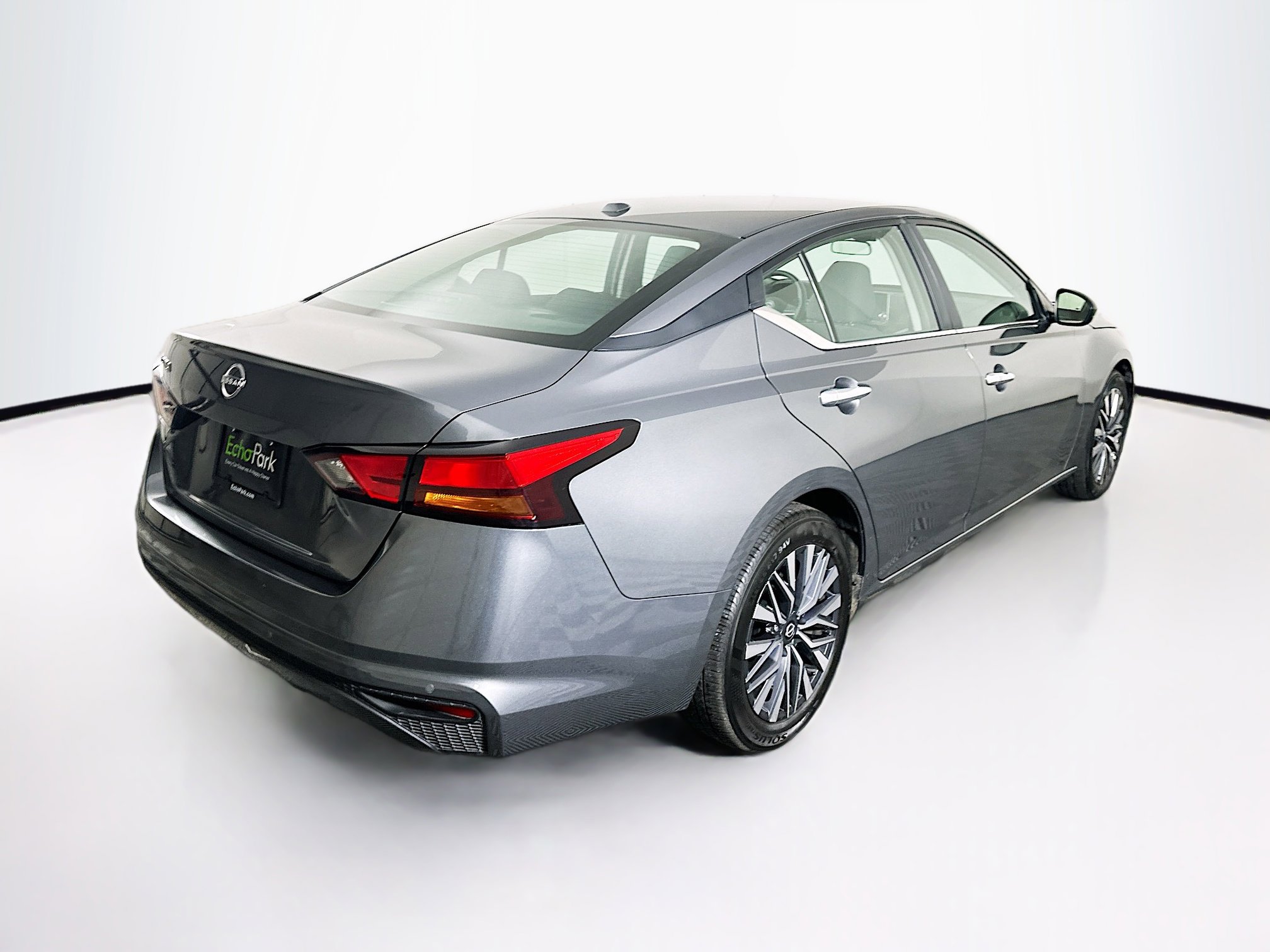 Used 2025 Nissan Altima 2.5 SV image 9