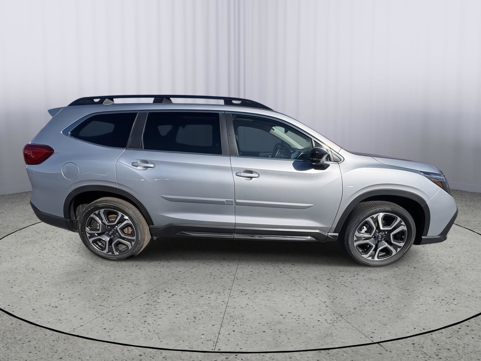 Used 2025 Subaru Ascent Limited AWD/4WD image 6
