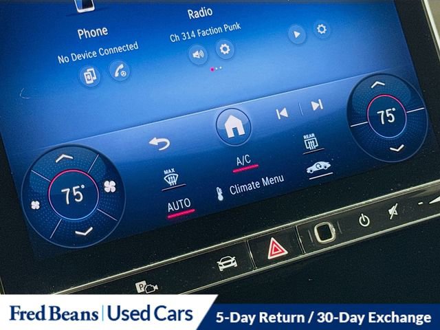 Used 2024 Mercedes-Benz GLC 300 4MATIC image 16