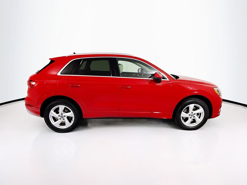 Used 2020 Audi Q3 2.0T Premium w/ Convenience Package AWD/4WD image 4