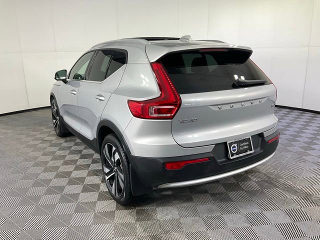 Certified 2023 Volvo XC40 B5 Plus w/ Climate Package image 4