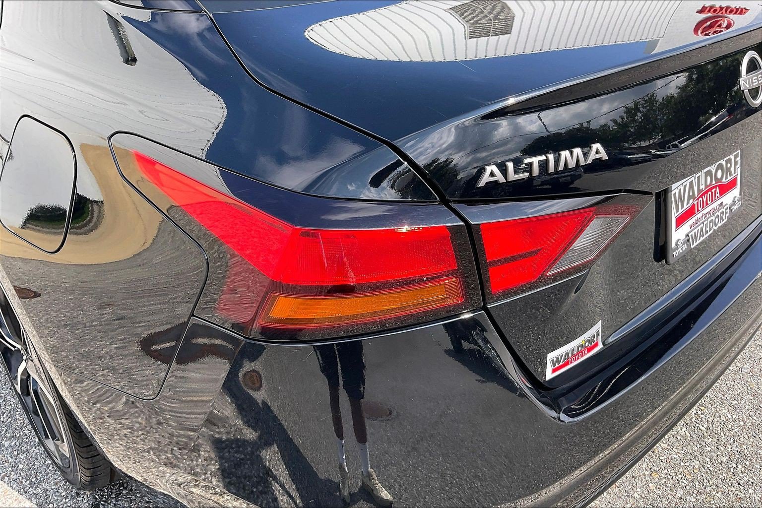 Used 2025 Nissan Altima 2.5 SR FWD image 31