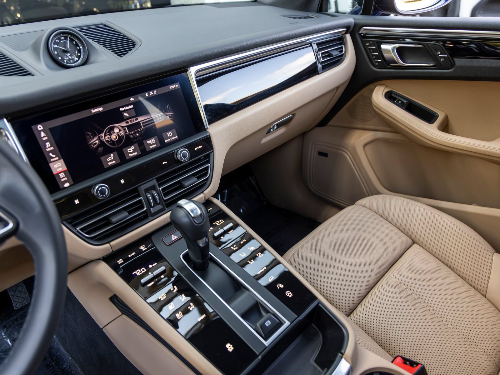 Certified 2026 Porsche Macan AWD/4WD image 48