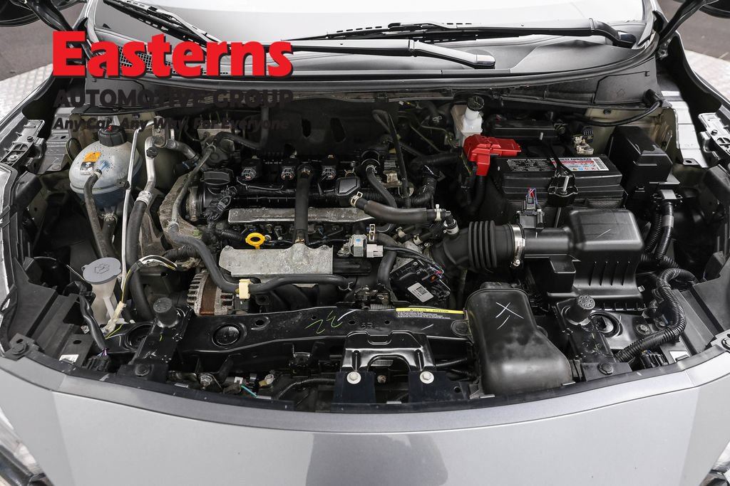 Used 2024 Nissan Versa SR FWD image 7