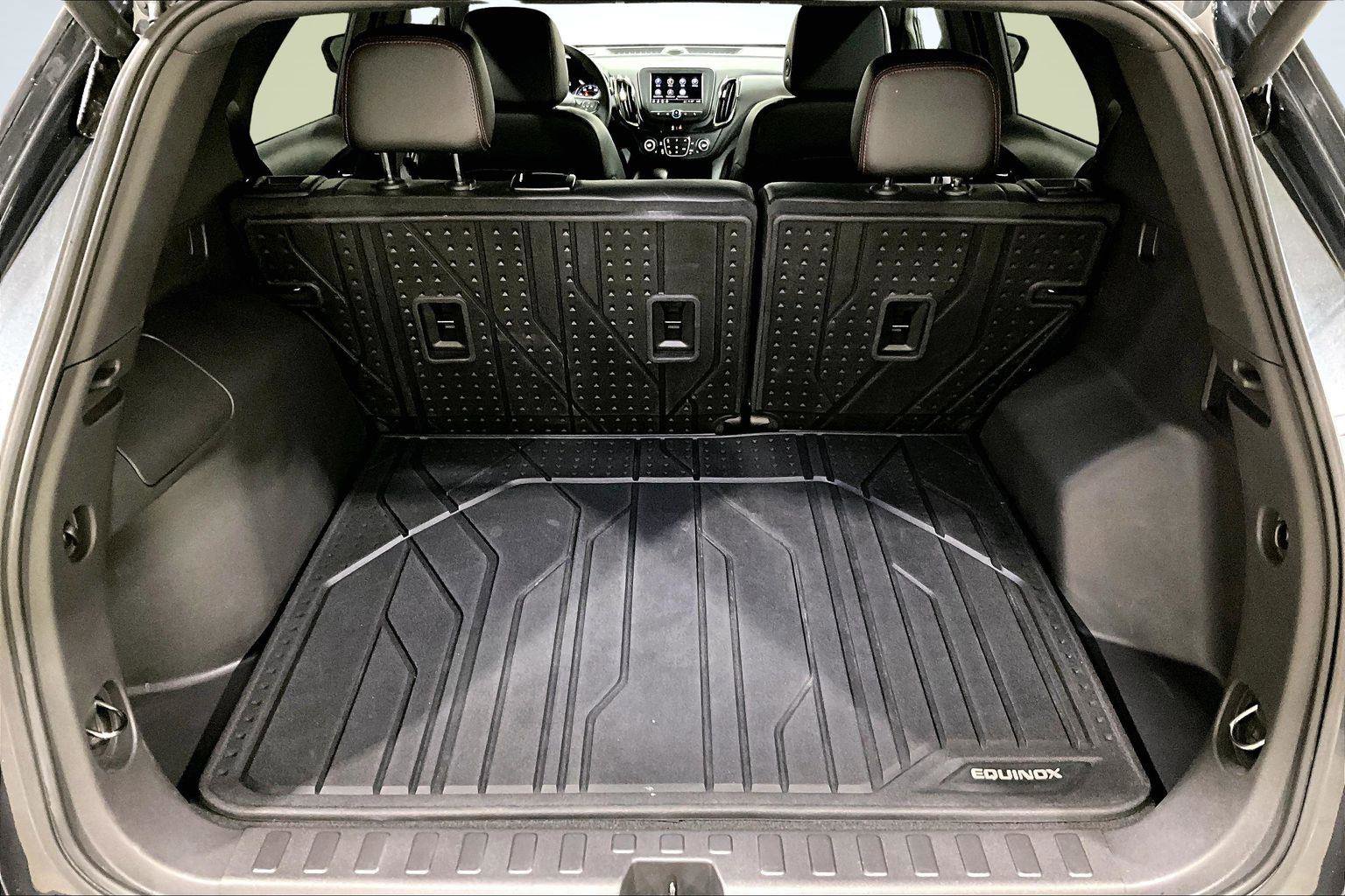 Used 2023 Chevrolet Equinox RS w/ LPO, Floor Liner Package image 5