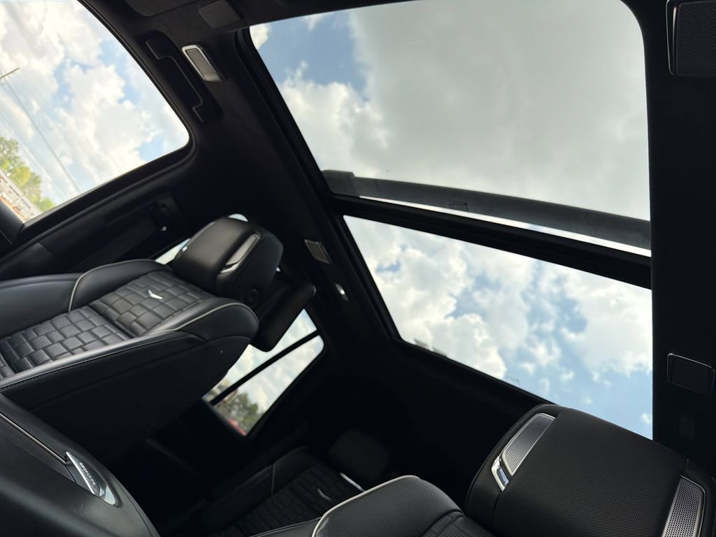 Certified 2022 Cadillac Escalade Sport Platinum w/ LPO, ONYX Package image 37