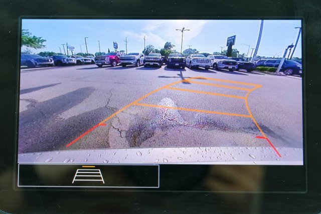 Used 2025 Chevrolet Malibu LT image 30