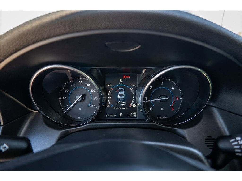 Used 2017 Jaguar XF Premium image 12