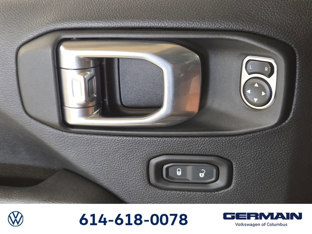Used 2023 Jeep Gladiator Rubicon w/ Cold Weather Group AWD/4WD image 31