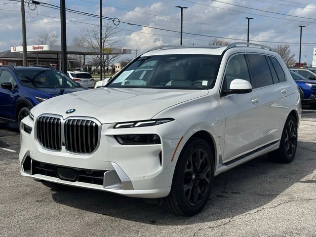 Certified 2025 BMW X7 xDrive40i w/ Premium Package image 3