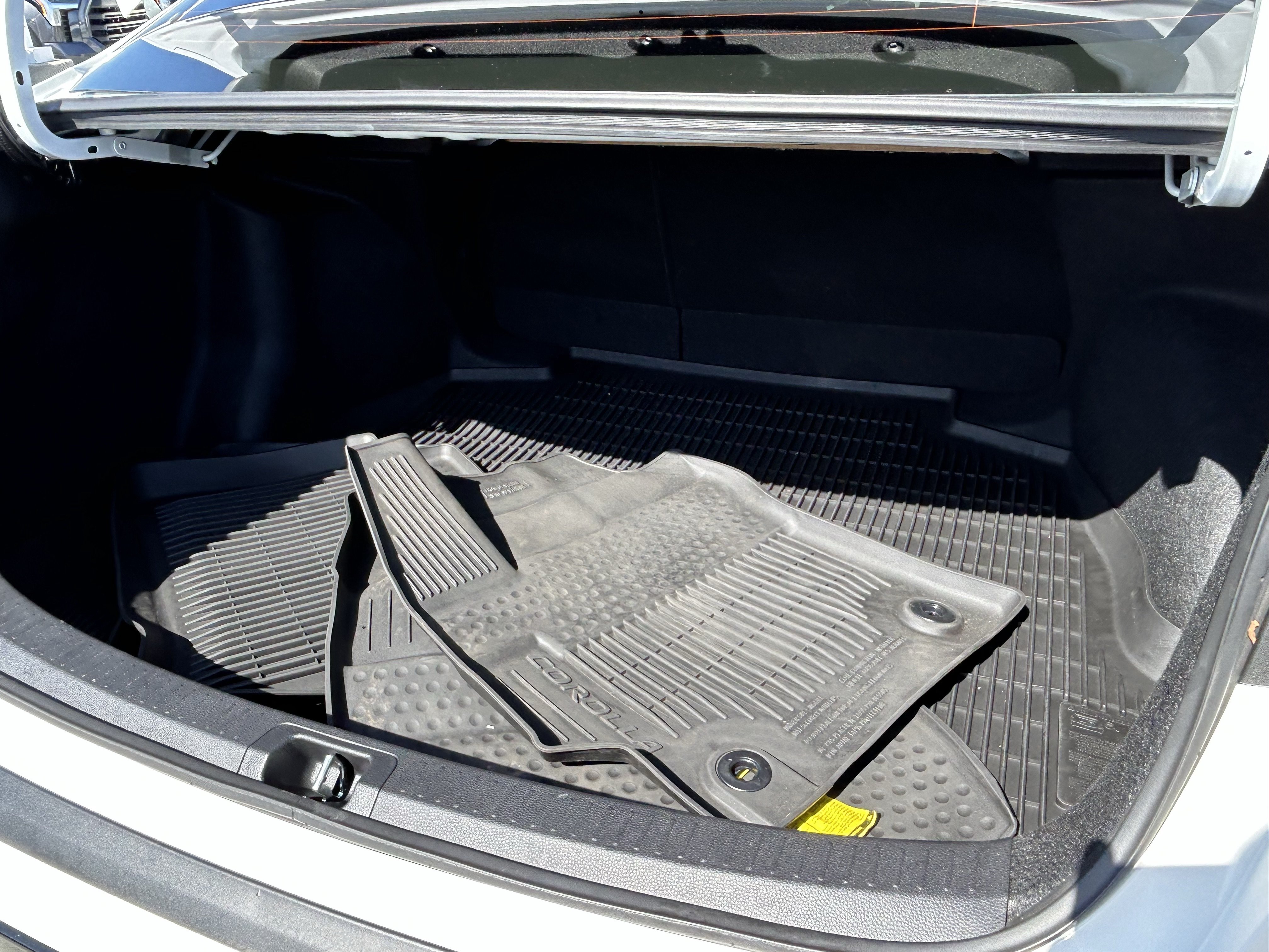 Certified 2026 Toyota Corolla SE w/ SE Package FWD image 12