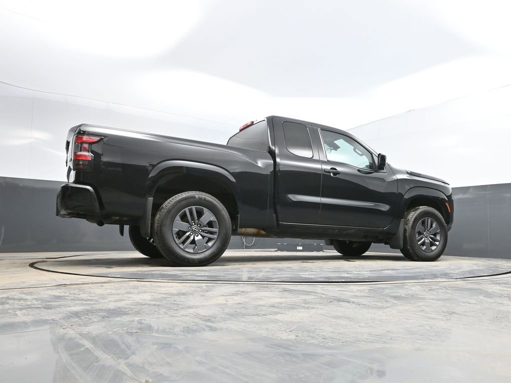 Used 2025 Nissan Frontier SV image 42