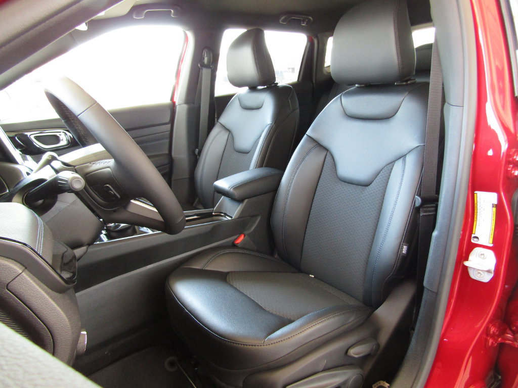New 2026 Jeep Compass Latitude AWD/4WD image 18