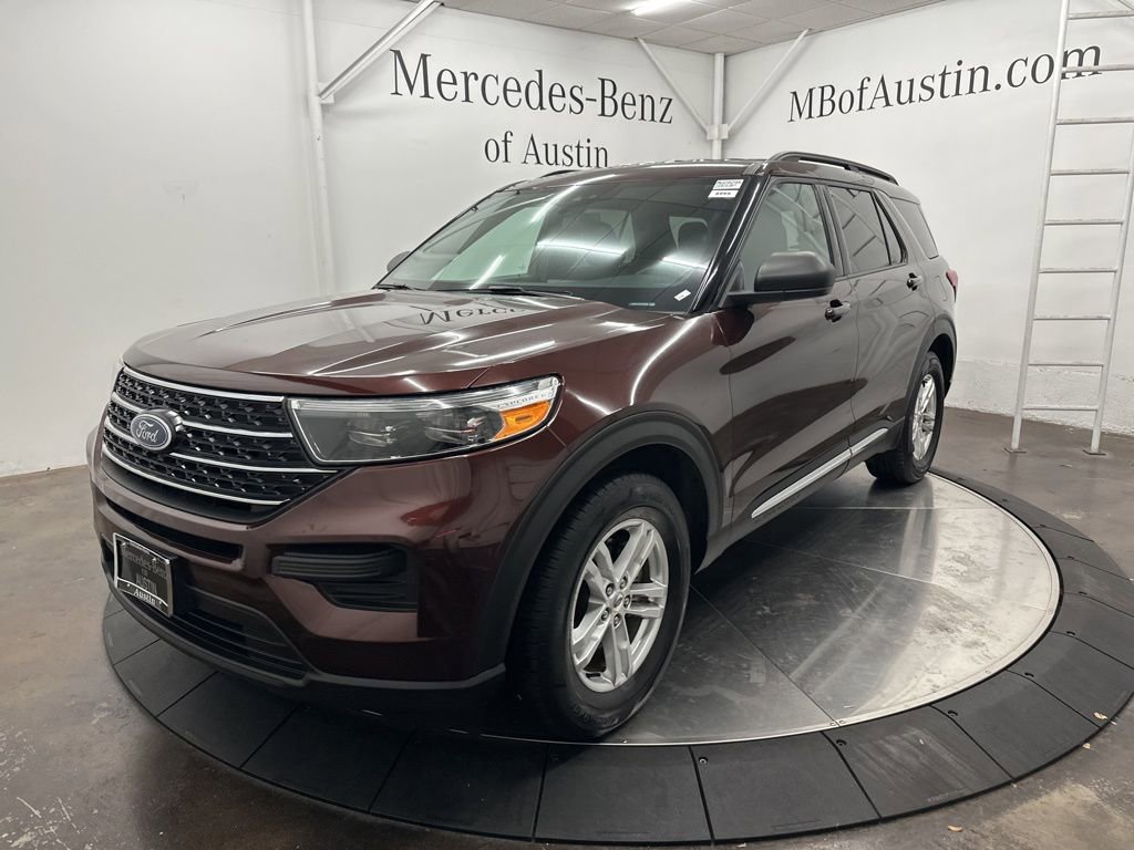 Used 2020 Ford Explorer XLT image 3