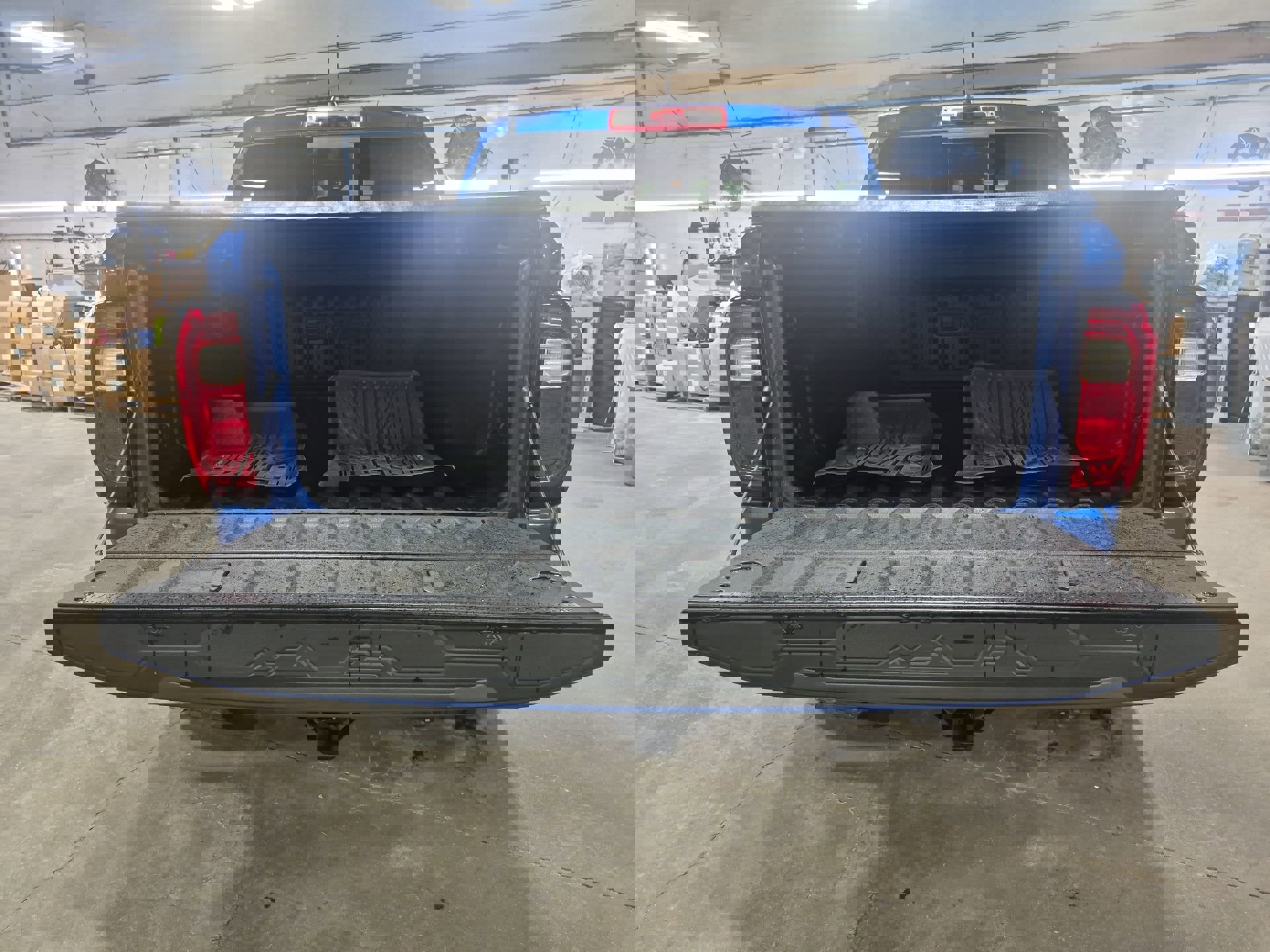 Used 2023 GMC Canyon AT4 w/ AT4 Premium Package image 28