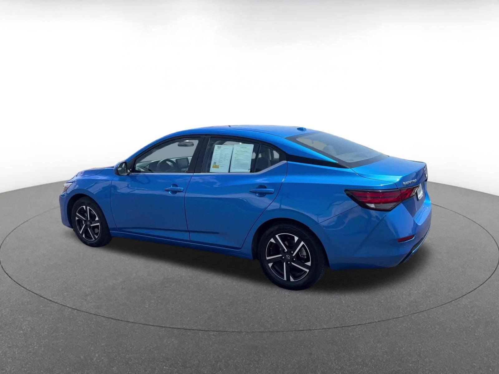 Used 2025 Nissan Sentra SV FWD image 8