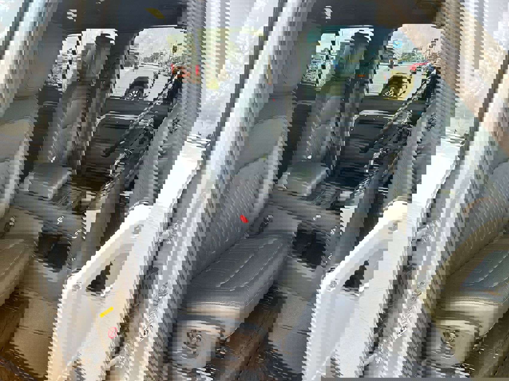 Used 2021 Land Rover Defender 110 X-Dynamic HSE image 25