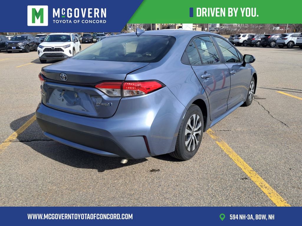 Used 2022 Toyota Corolla LE FWD image 2