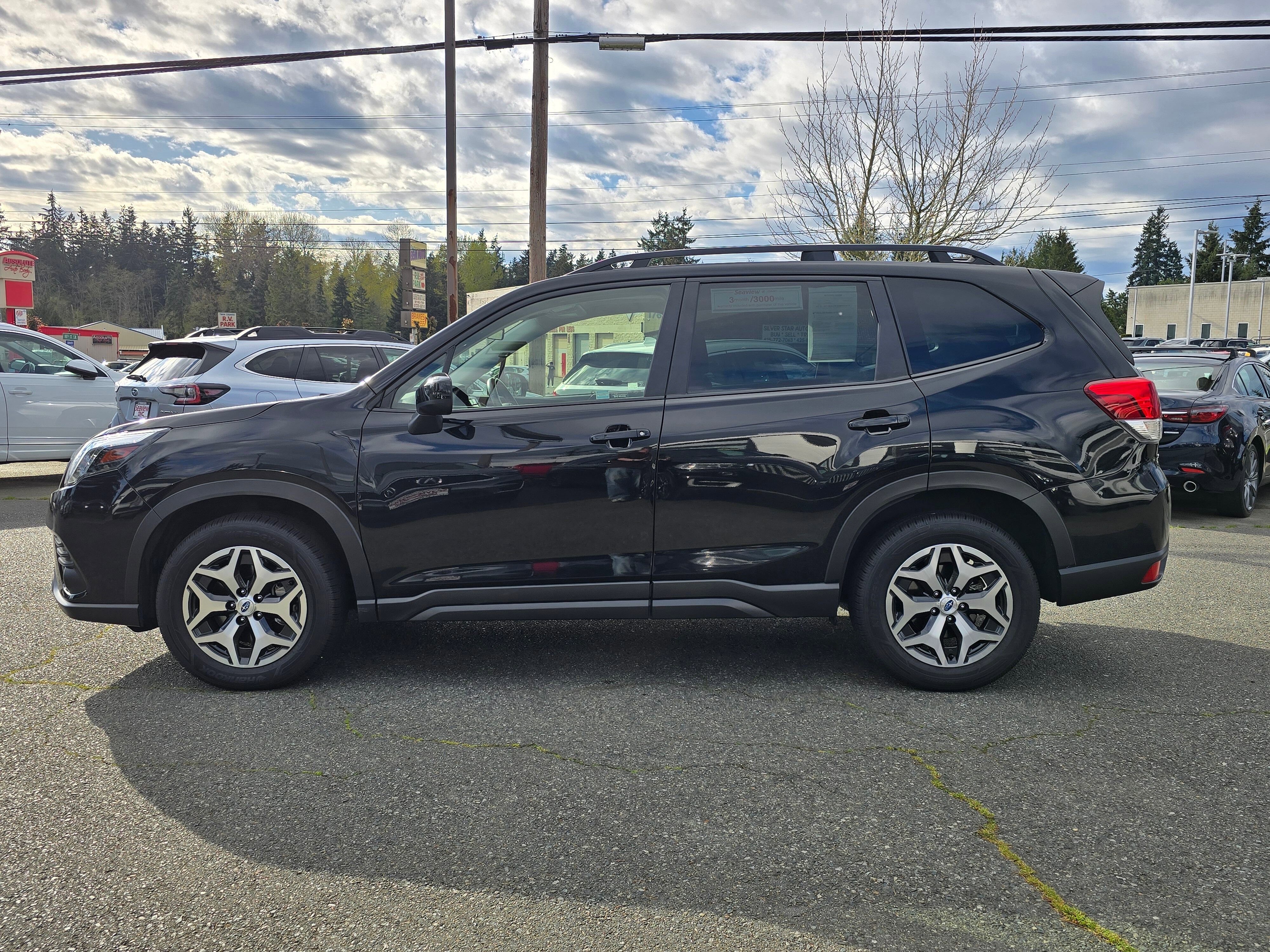 Used 2022 Subaru Forester Premium AWD/4WD image 4