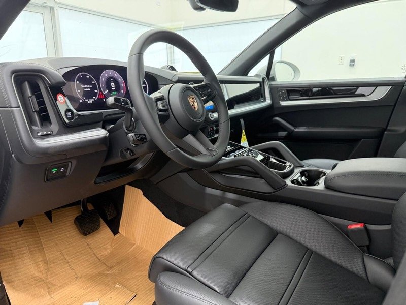 New 2025 Porsche Cayenne E-Hybrid image 4