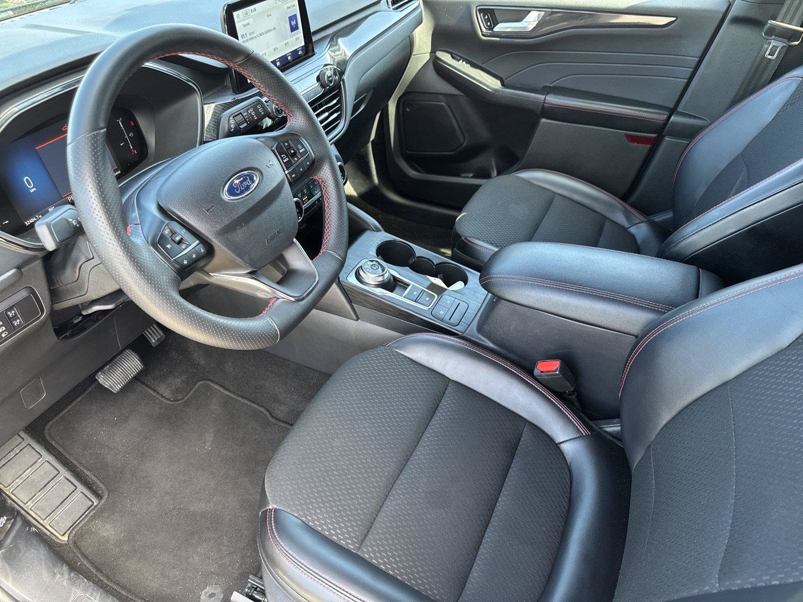 Used 2025 Ford Escape ST-Line AWD/4WD image 9